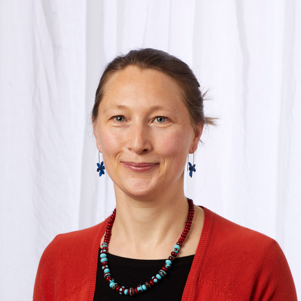 Dr Julie Robarts